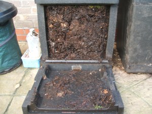 (Fig4) HotBin compost at 3 Months